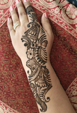 Latest Mehndi designs for back hand 2022